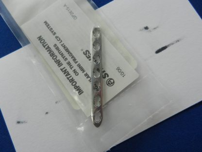 Synthes 247.377 LCP (TM) 2.4mm Plate 7 Holes 60mm - Image 3