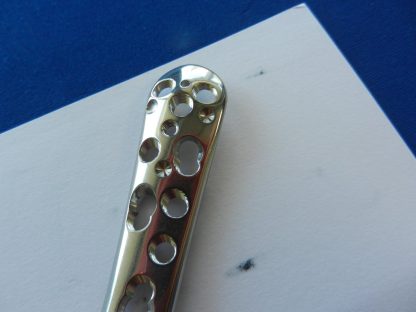 Synthes 02.112.514 LCP 3.5mm Low Bend Medial Distal Tibia Plate/6Holes/Right/135mm - Image 3