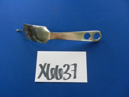 Synthes 399.24 Hohmann Style Angled Retractor with Long Shank 23.5cm Length