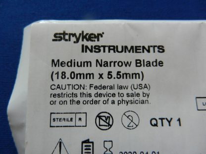 Stryker 2296-33-412 Medium Narrow Blade (18.0mm x 5.5mm) EXPIRED - Image 2