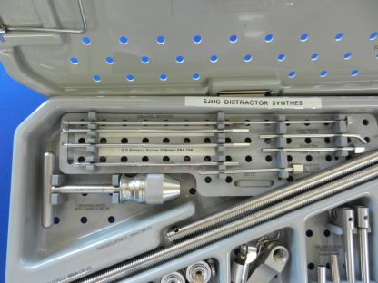 Synthes Large Distractor Set w/ Case 305.78 - Image 2