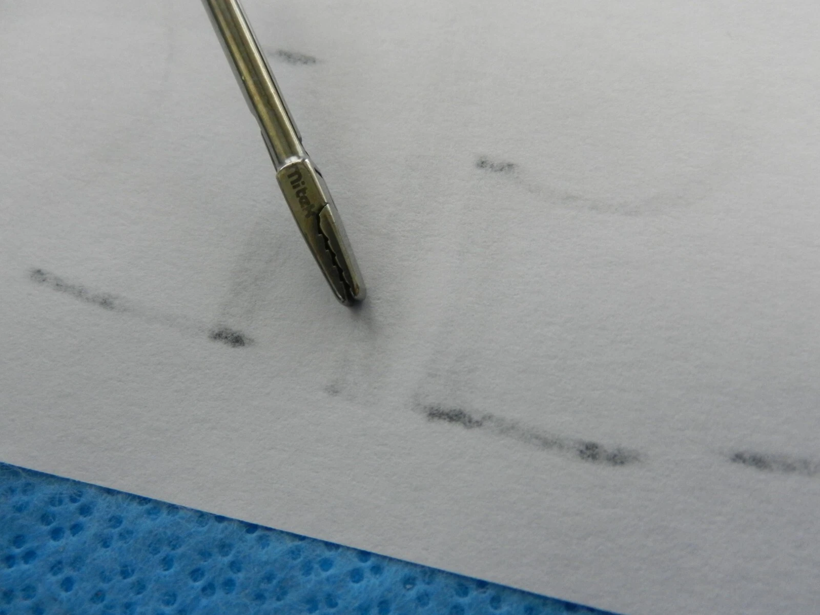 Mitek 214606 Straight Ratcheting Tissue Grasper - Image 2