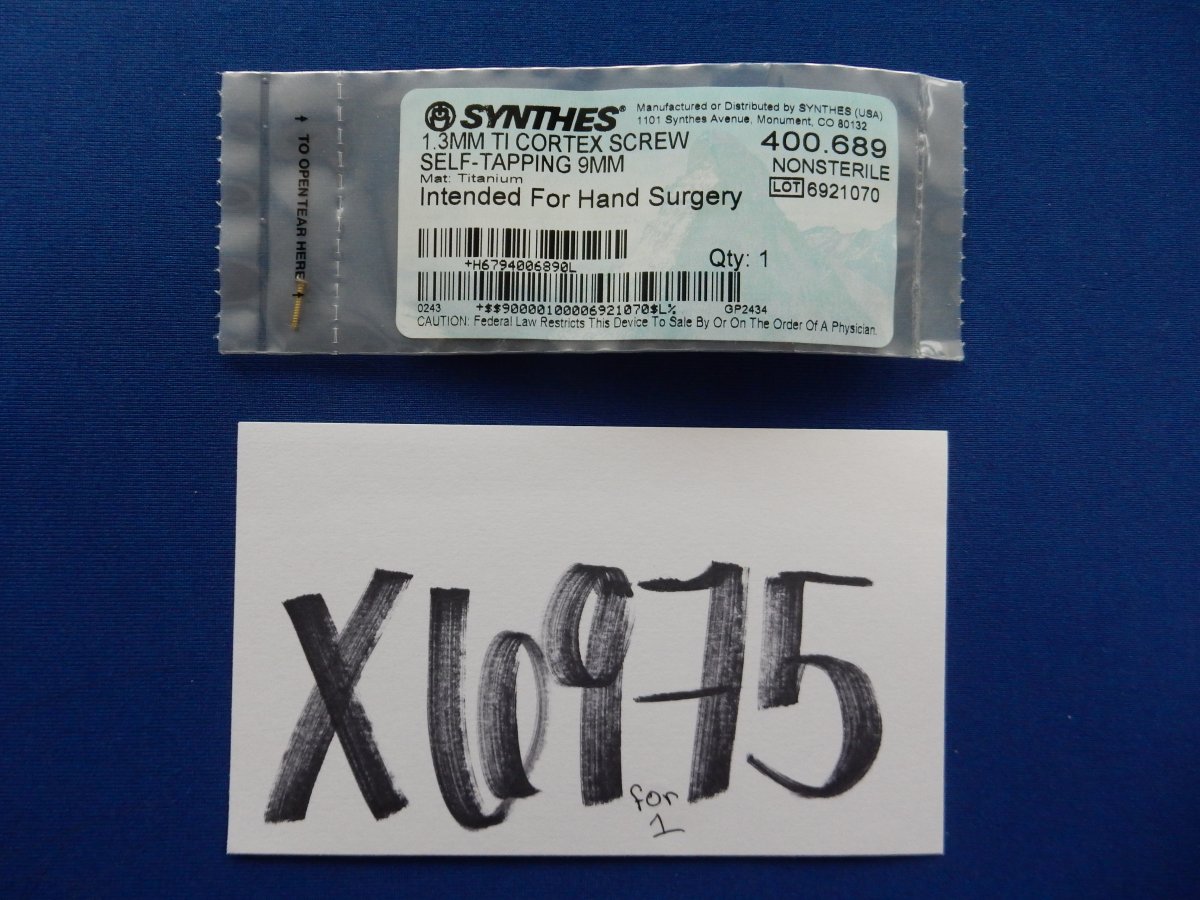 Synthes 400.689 1.3mm TI Cortex Screw Self-Tapping 9mm