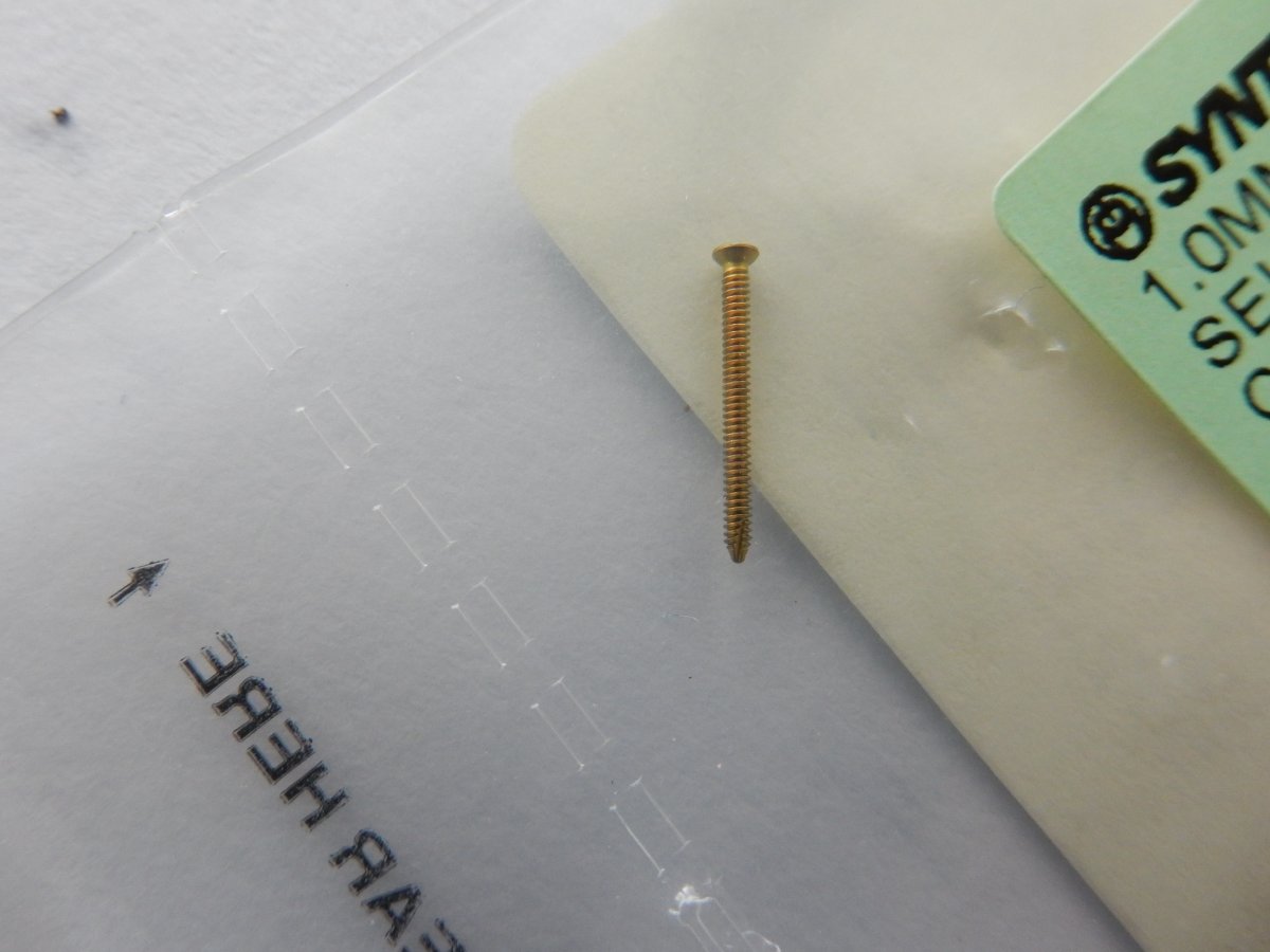 Synthes 400.531 1.0mm TI Cortex Screw Self-Tapping 11mm - Image 2