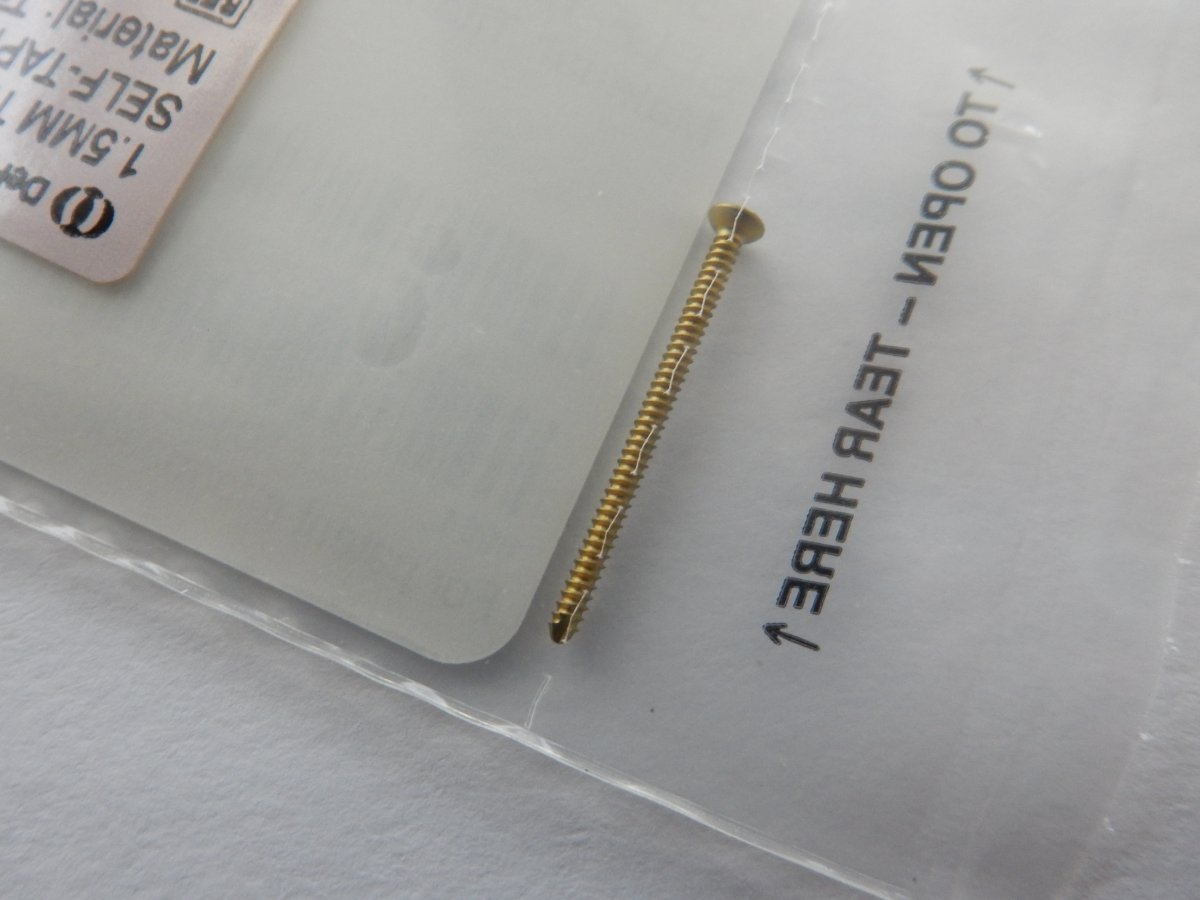 Synthes 400.822.96 1.5mm TI Cortex Screw Self-Tapping 22mm - Image 2