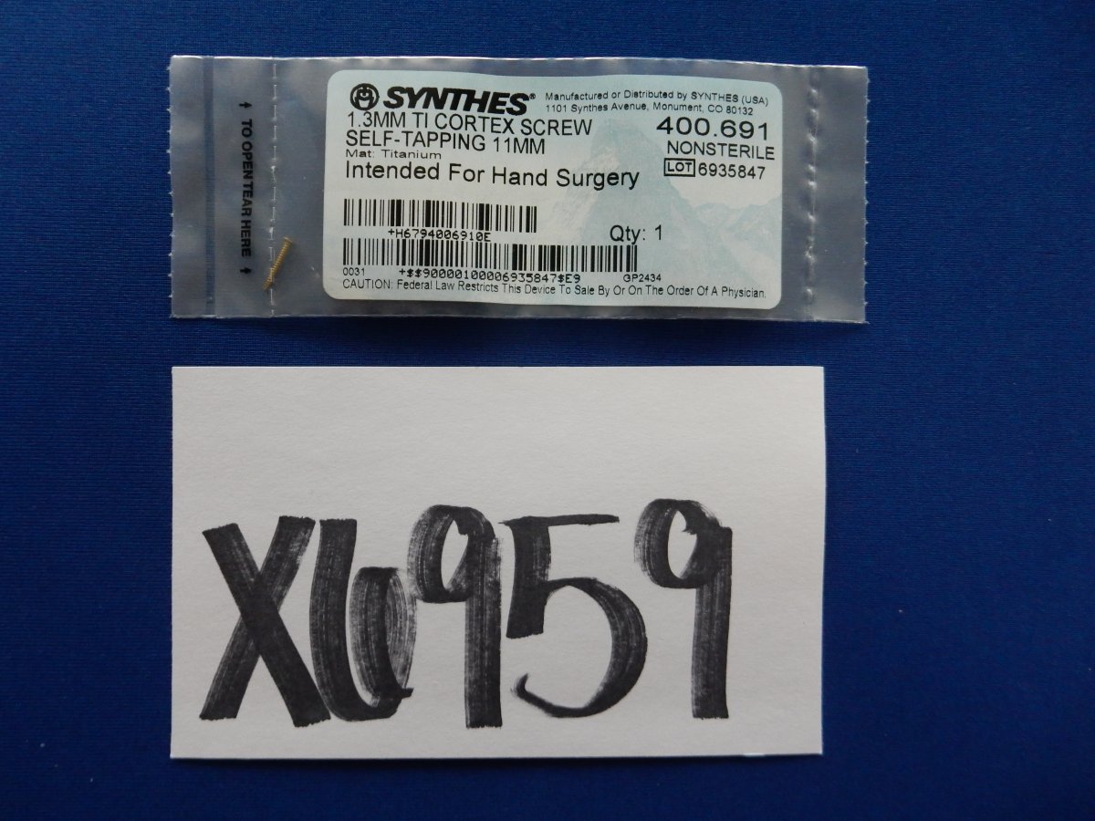 Synthes 400.691 1.3mm TI Cortex Screw Self-Tapping 11mm