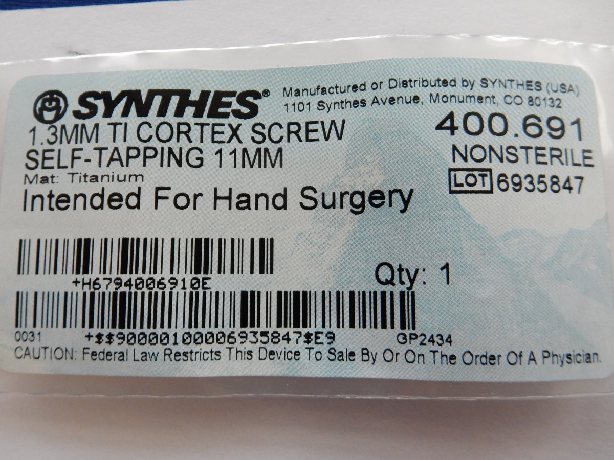 Synthes 400.691 1.3mm TI Cortex Screw Self-Tapping 11mm - Image 3