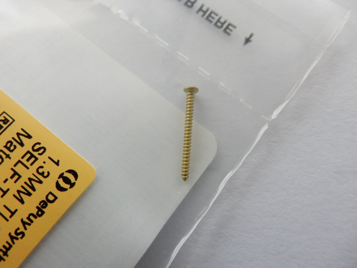 Synthes 400.694 1.3mm TI Cortex Screw Self-Tapping 14mm - Image 2