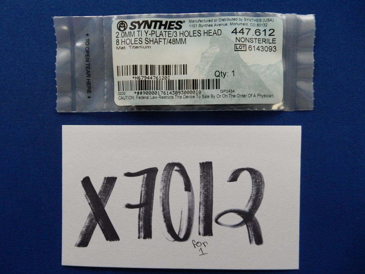 Synthes 447.612 2.0mm TI Y-Plate/3 Holes Head 8 Holes Shaft/48mm