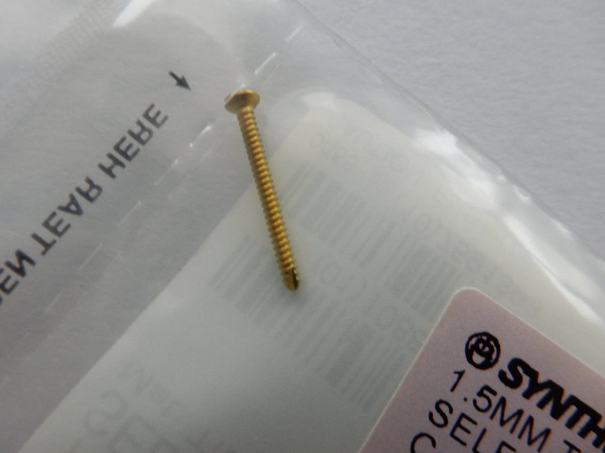 Synthes 400.816.96 1.5mm TI Cortex Screw Self-Tapping 16mm - Image 2