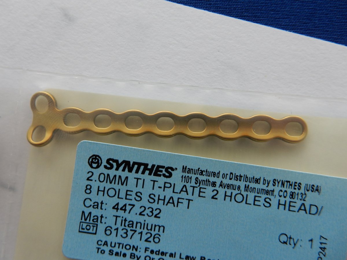 Synthes 447.232 2.0mm TI T-Plate 2 Holes Head/8 Holes Shaft - Image 2