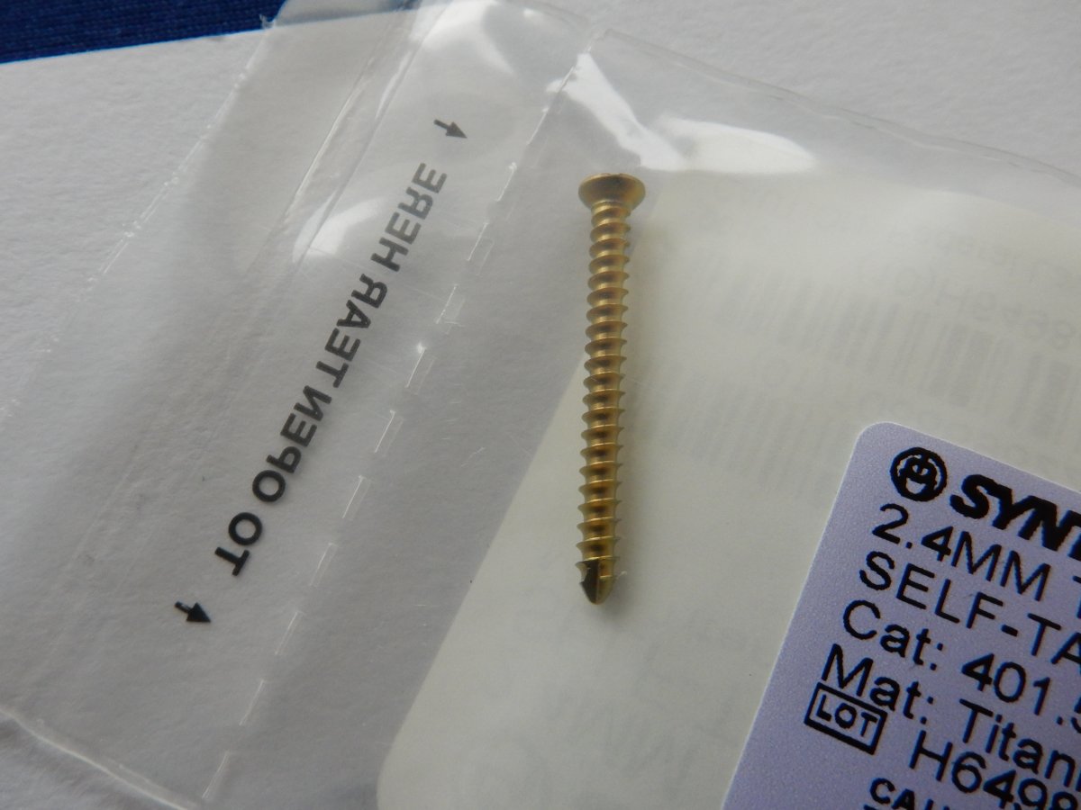 Synthes 401.524.96 2.4mm TI Cortex Screw Self-Tapping 24mm - Image 2