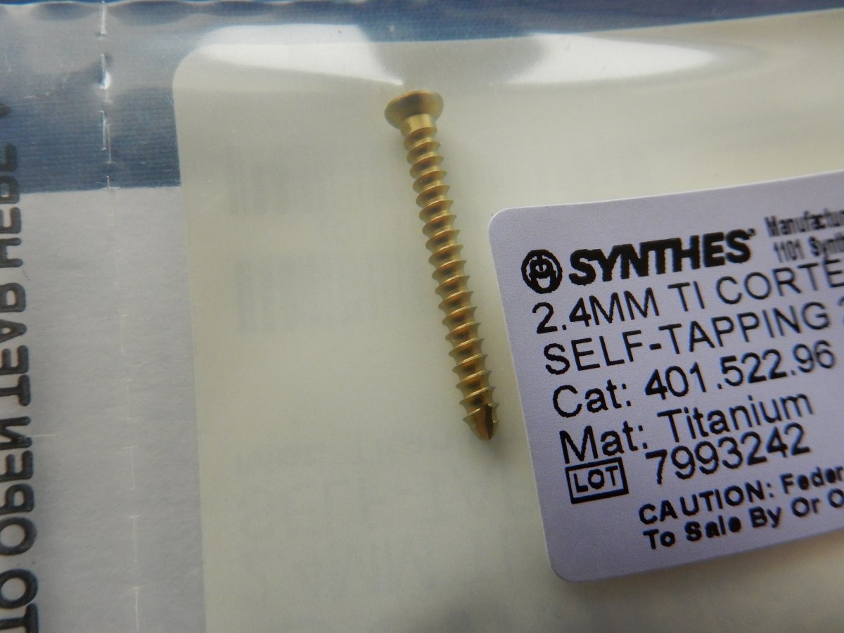 Synthes 401.522.96 2.4mm TI Cortex Screw Self-Tapping 22mm - Image 2