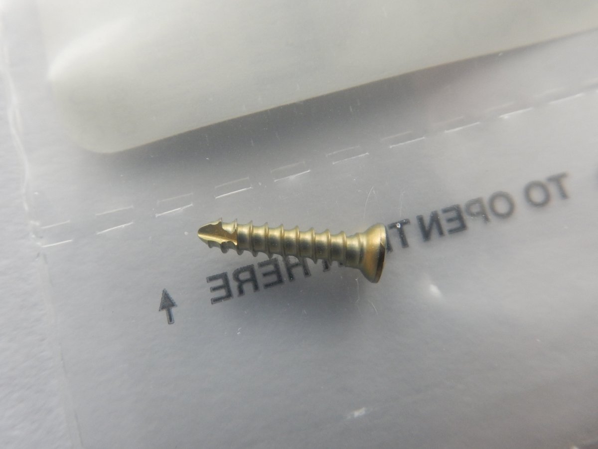 Synthes 401.512.96 2.4mm TI Cortex Screw Self-Tapping 12mm - Image 2