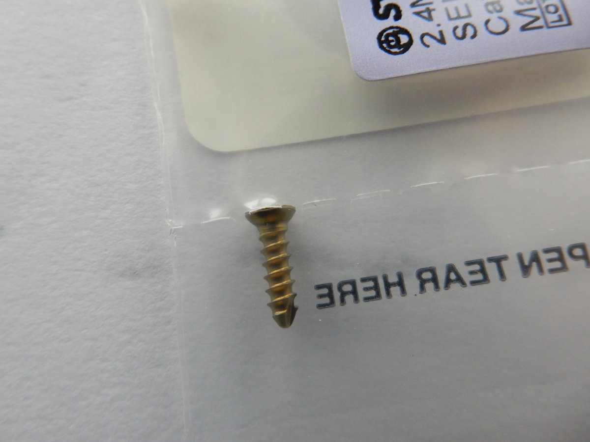 Synthes 401.509.96 2.4mm TI Cortex Screw Self-Tapping 9mm - Image 2