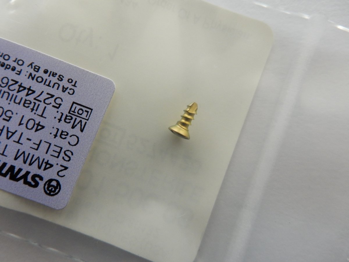 Synthes 401.506.96 2.4mm TI Cortex Screw Self-Tapping 6mm - Image 2