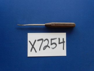Synthes 399.48.96 Peiosteal Elevator 3mm Width Curved Blade