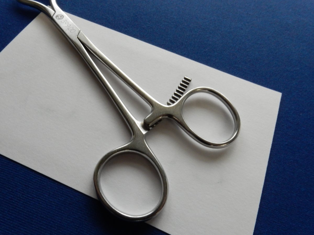Synthes 399.00 Holding Forceps with Foot for Mini Plates - Image 4