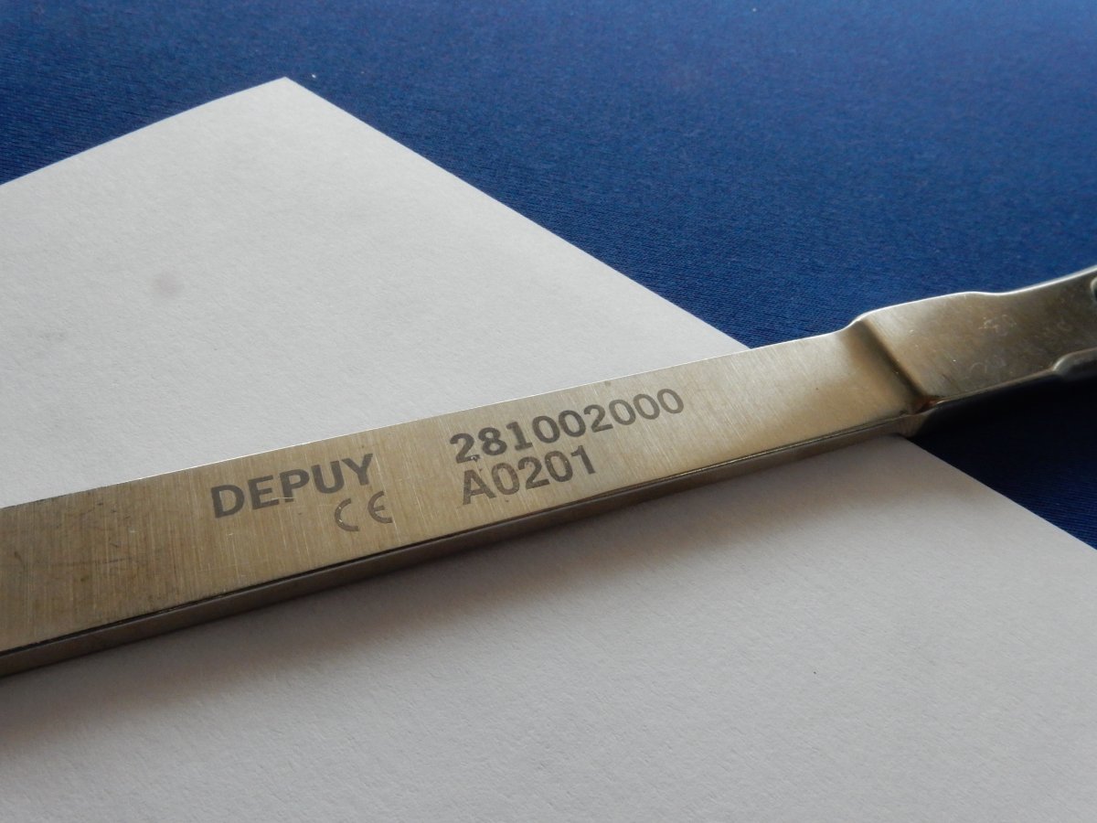 Depuy 281002000 Small Hawkins Acromial Retractor - Image 4