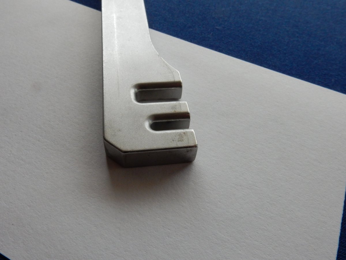 Synthes 329.05 Bending Iron For 2.7mm & 3.5mm Plates - Image 2