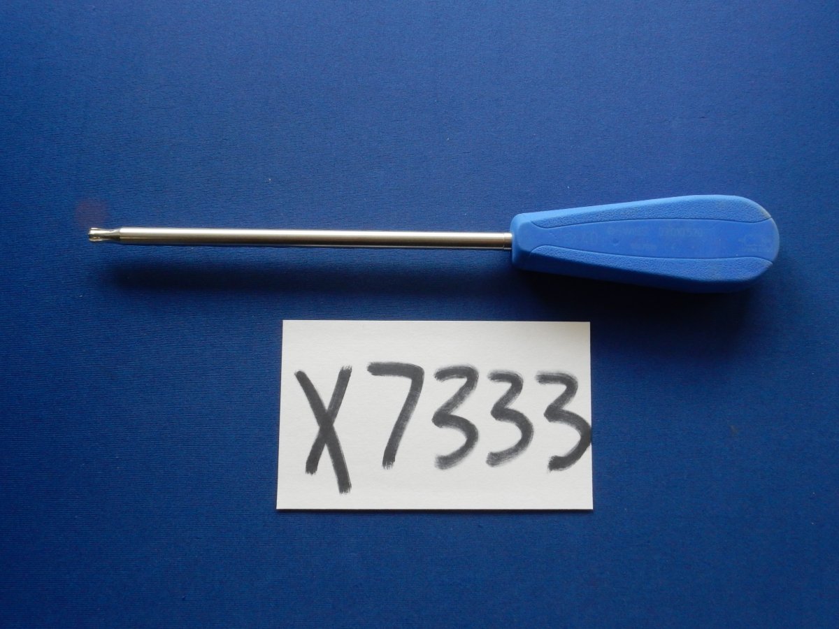 Synthes 03.010.520 Cannulated 4.0mm T40 Stardrive Screwdriver
