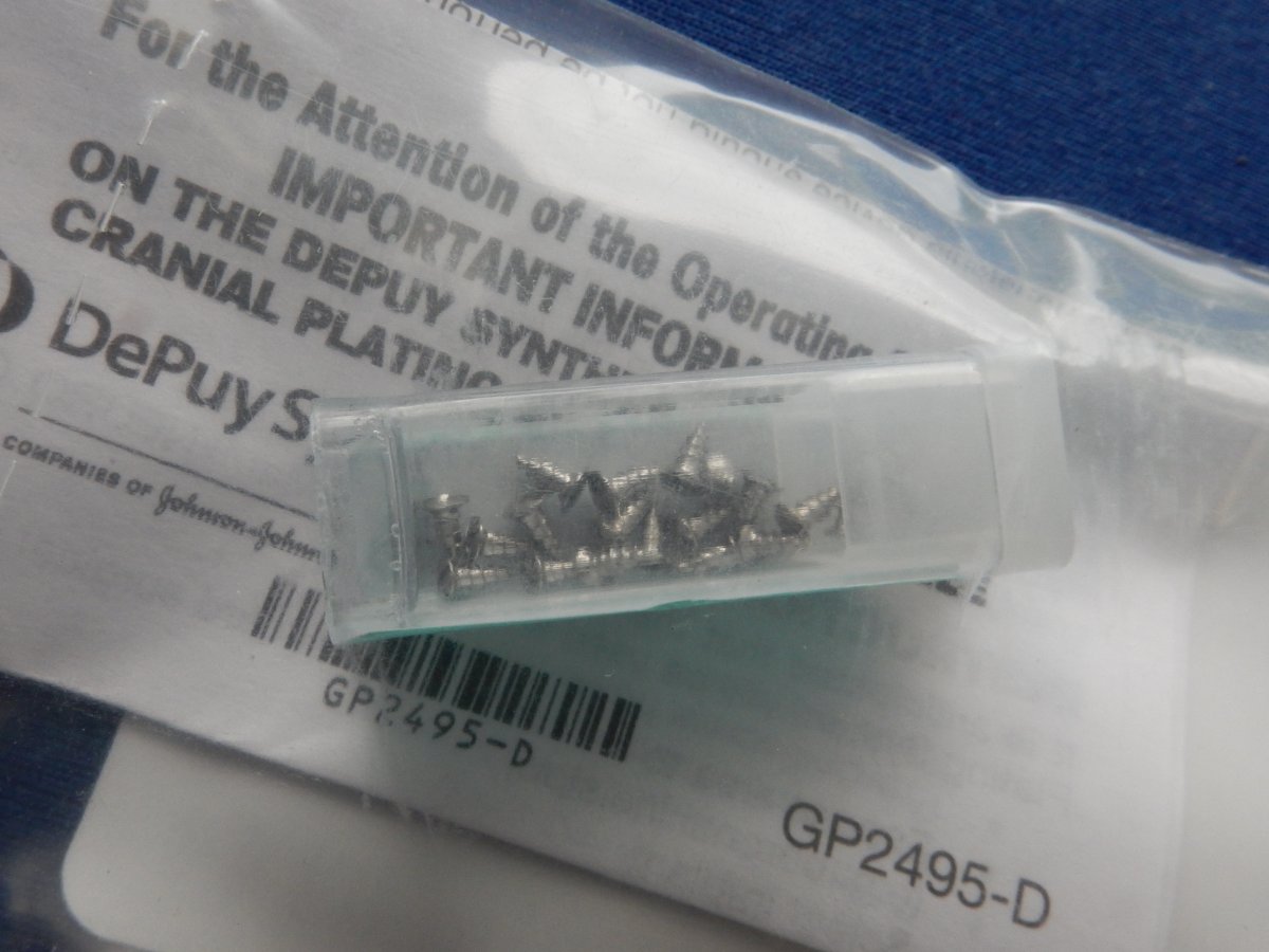 Synthes 04.503.104.20 Ti Matrix Neuro Screw Self-Drilling 4mm - Image 2