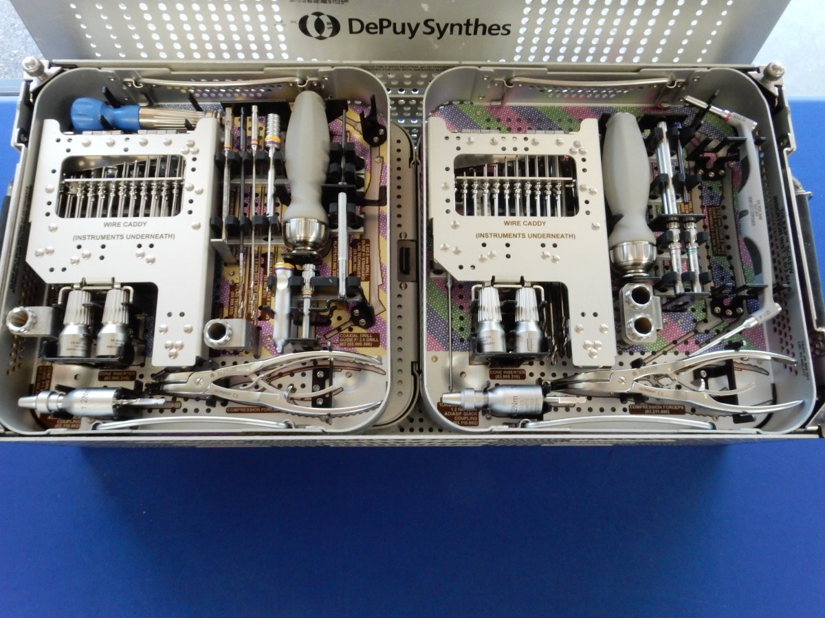 Depuy Synthes TriLEAP Lower Extremity Anatomic Plating System Complete w/ Instruments - Image 11