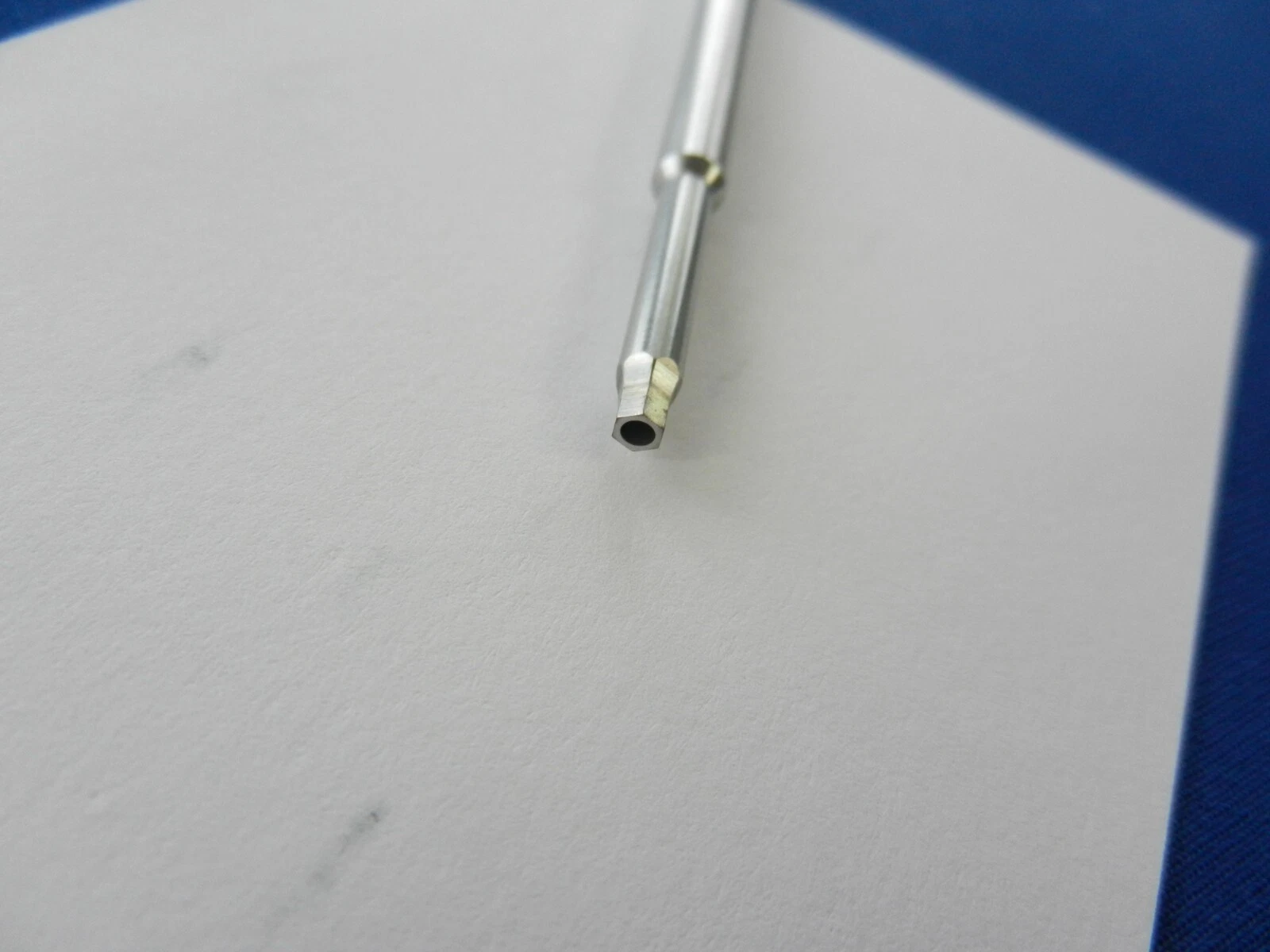 Arthrex AR-8933D 2.5mm Cannulated Hex Driver - Image 2