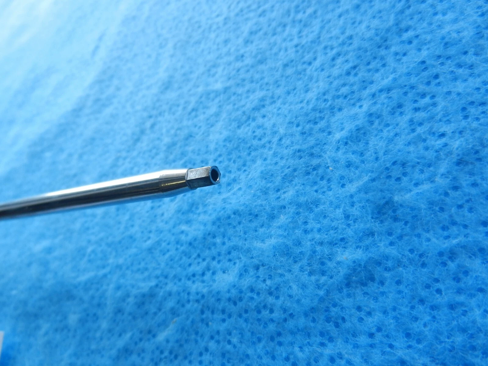 Arthrex AR-1399 Pinlock Cannulated Screwdriver w/ 3.5mm Hex - Image 2