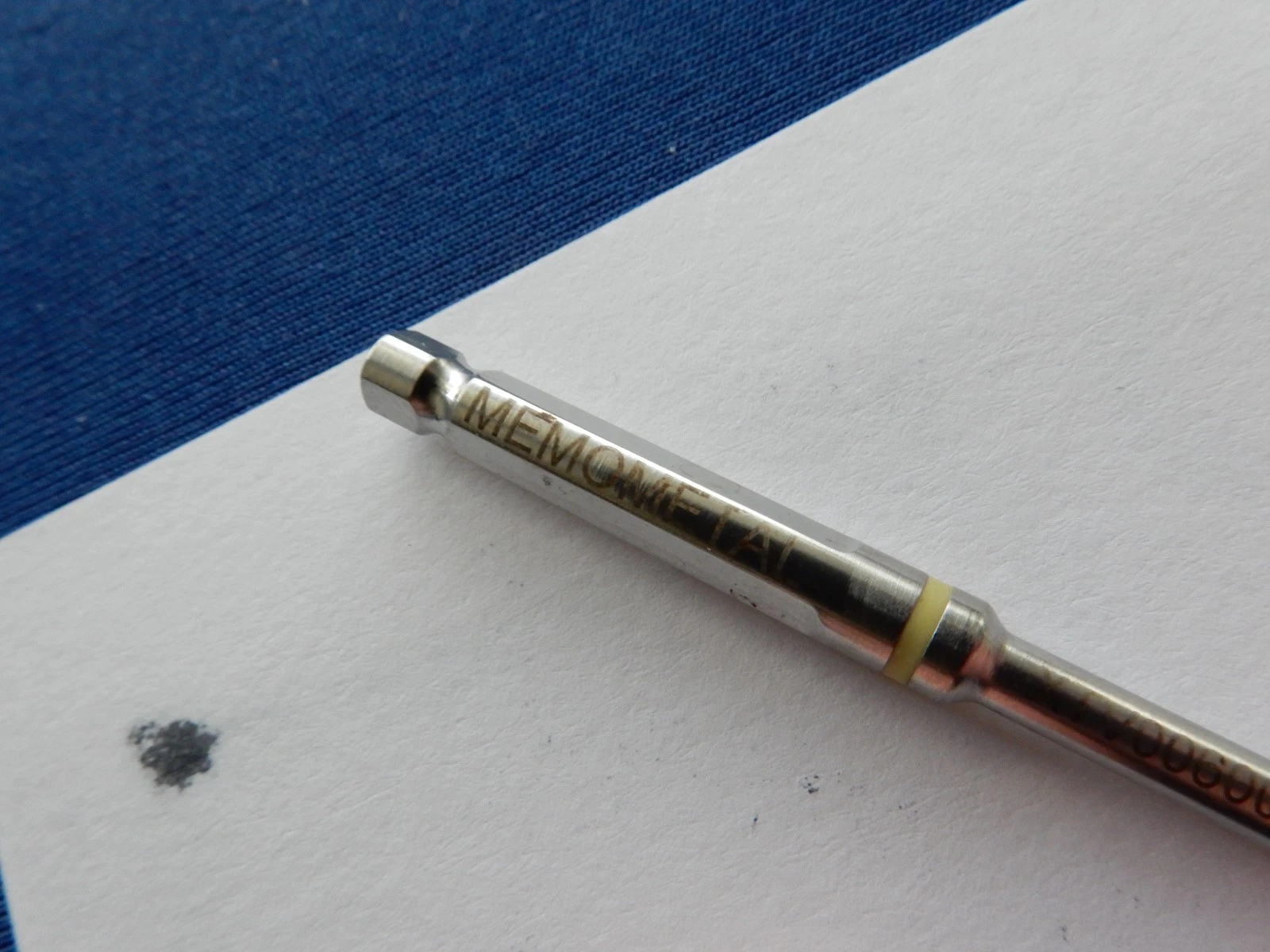 Stryker Memometal XTV006001 Cannulated 1.8mm Hex Driver - Image 2