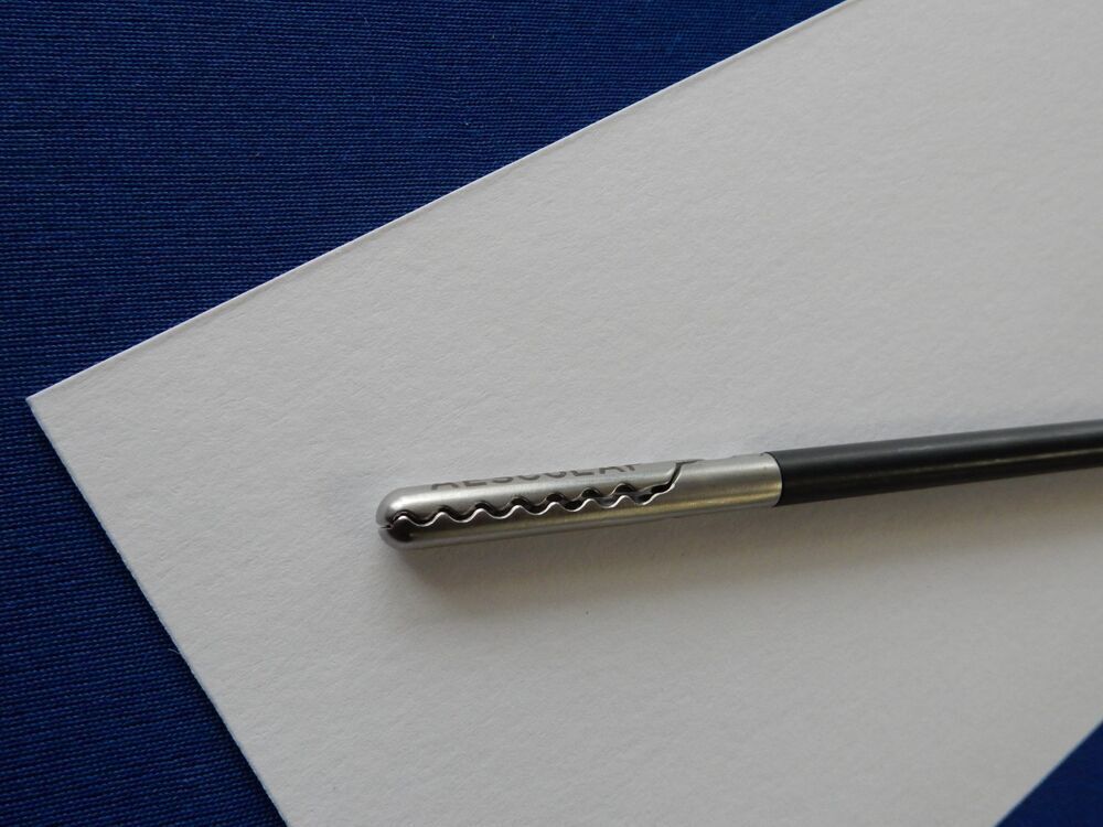 Aesculap PL231R Single Action 5mm x 45cm Atraumatic Grasper - Image 4