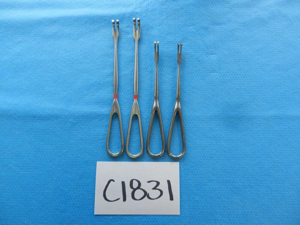 Codman V. Mueller Surgical Blunt 2 Prong Volkmann Retractors Lot Of 4