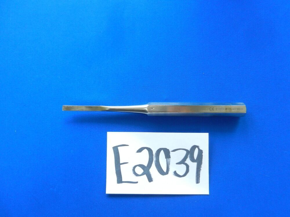E2039 Zimmer 2881-00-01 Hibbs 6.0mm (1/4") Osteotome 24cm Overall Length