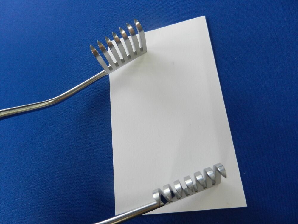 E4497 Codman 50-1363 Miskimon 7x7 Sharp Prong Retractor - Image 4