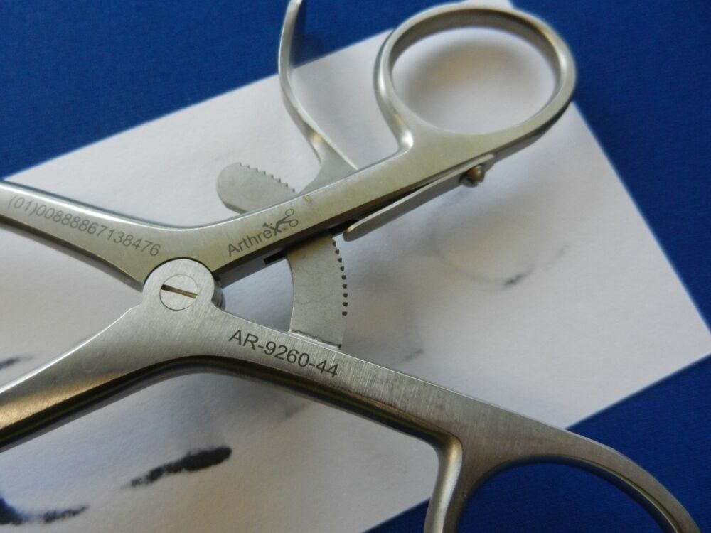 E7018 Arthrex AR-9260-44 Gelpi 2 Prong Sharp Tip Retractor 7.25" Overall Length - Image 5