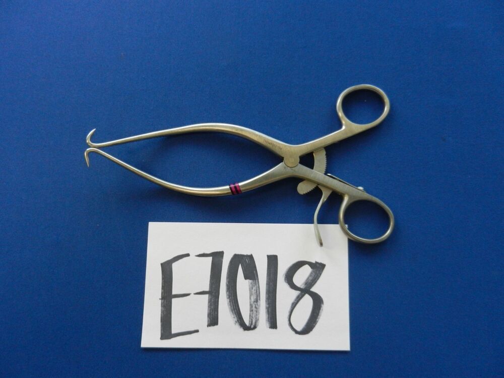 E7018 Arthrex AR-9260-44 Gelpi 2 Prong Sharp Tip Retractor 7.25" Overall Length
