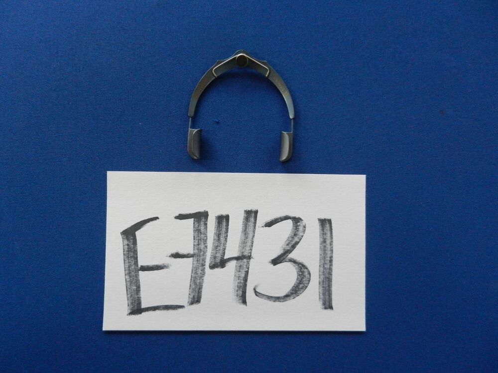 E7431 Ambler OR005-01 Spring Lid Adult Size Speculum
