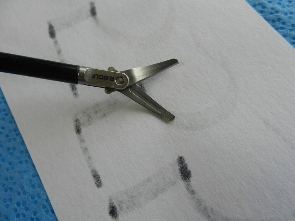 D5555 R. Wolf Laparoscopic Monopolar Insulated Straight Hook Scissors 8393.0003 - Image 4