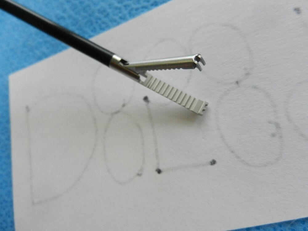 D8589 **NEW** Artisan Medical Standard 2x3 Traumatic Surgical Grasper NE345SL - Image 4