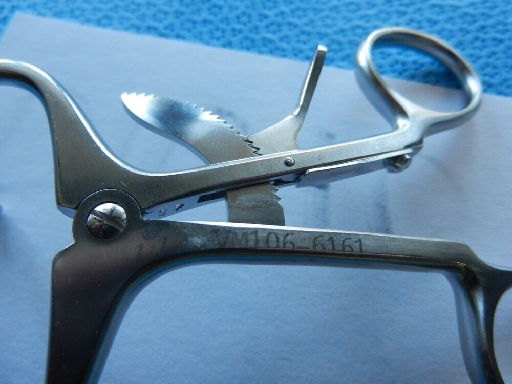 D1640 V. Mueller Surgical Sluder-Jansen Mouth Gag VM106-6161 - Image 4