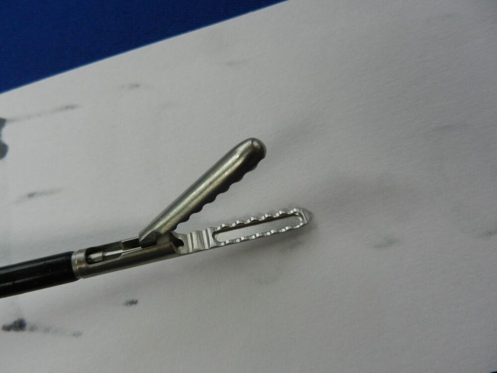 E6009 Aesculap 8360-00 Prestige Atraumatic Single Action Slide Lock Grasper 5mm - Image 4