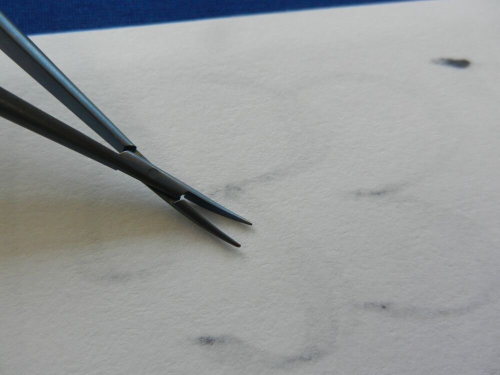 E6332 Codman 800-1591 Curved Tip Forceps - Image 3