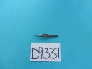 D9337 Miltex Surgical Harms 0.6mm Straight Serrated Tip Forceps 18-946