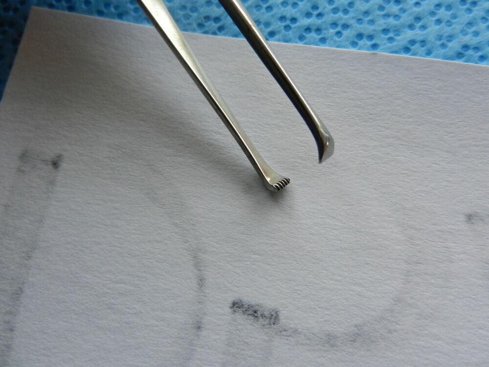 D5235 Storz Graefe Narrow Fixation Forceps Fine Teeth Jaws E1560 - Image 3