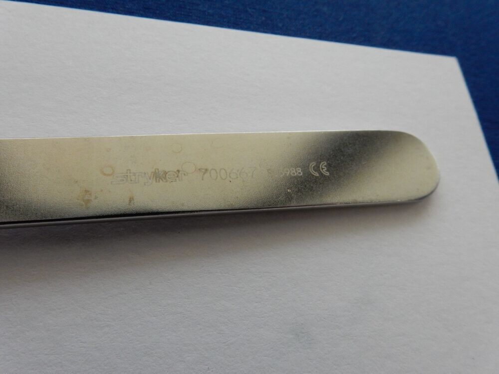 Stryker 700667 Mini Hohmann Retractor 15mm Blade - Image 3