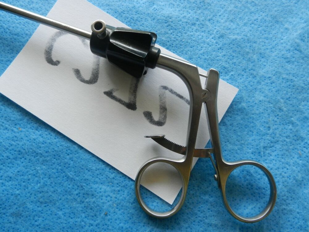 V. Mueller Surgical Laparoscopic 5mm Dual Cup Grasping Forceps LA8215 - Image 5