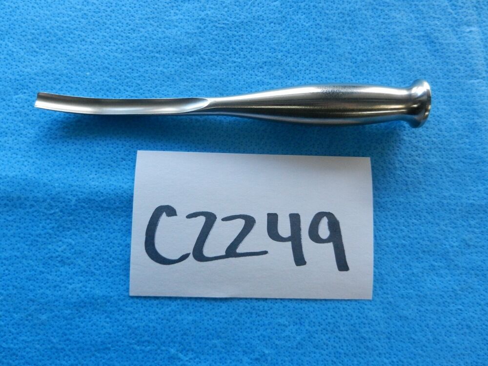 Zimmer Surgical Orthopedic 3/8in Curved Gouge 2890