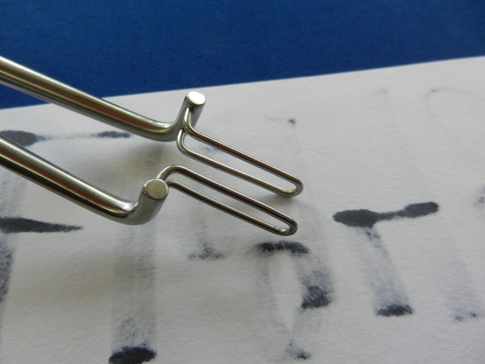 E6948 Miltex 30-1350 Kogan Fenestrated Jaw Speculum with Gauge 7x25mm - Image 3