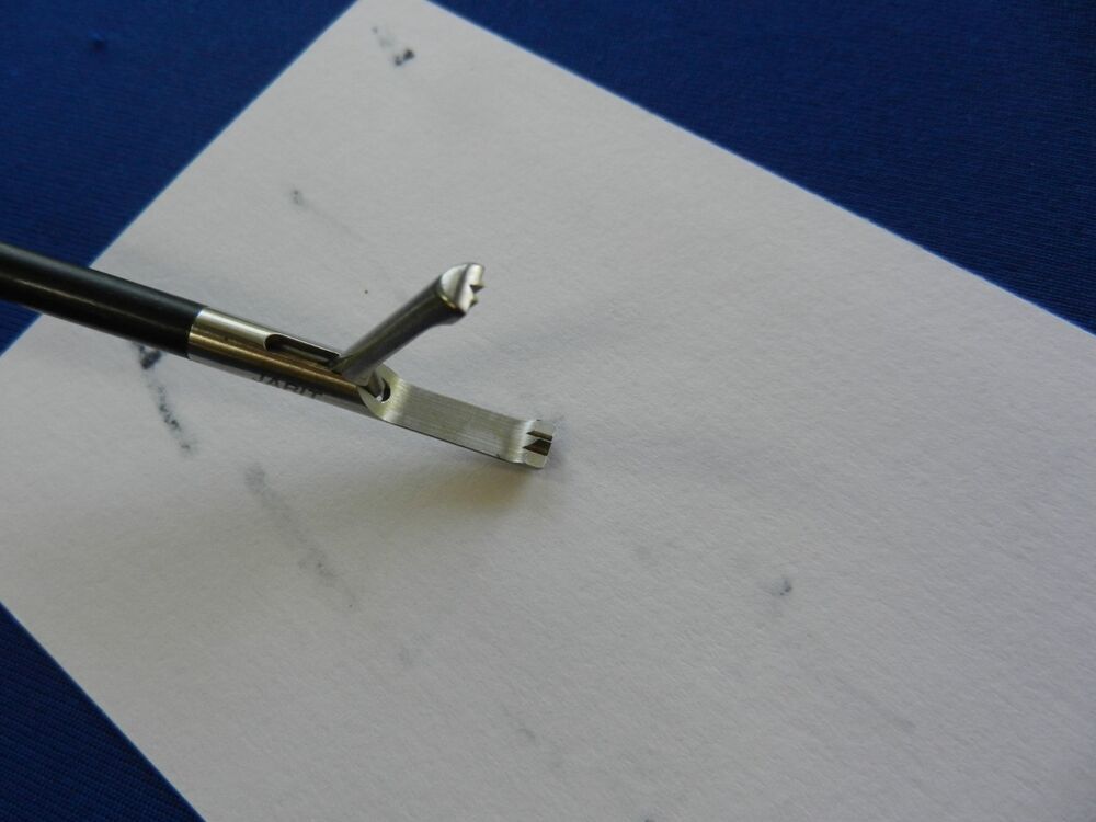 E7442 Jarit 600-137 Insulated Straight 2x3 Teeth Claw Forceps 32.5cm - Image 4