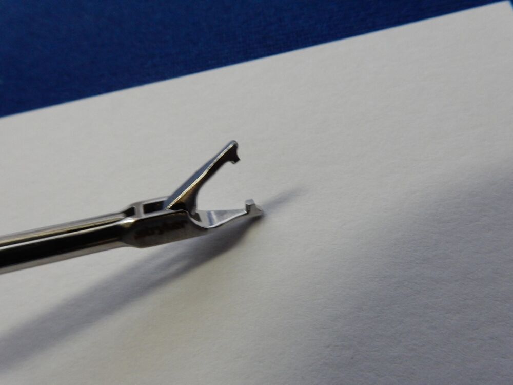 Stryker 0242-200-015 4mm Right Hip Grasper - Image 6